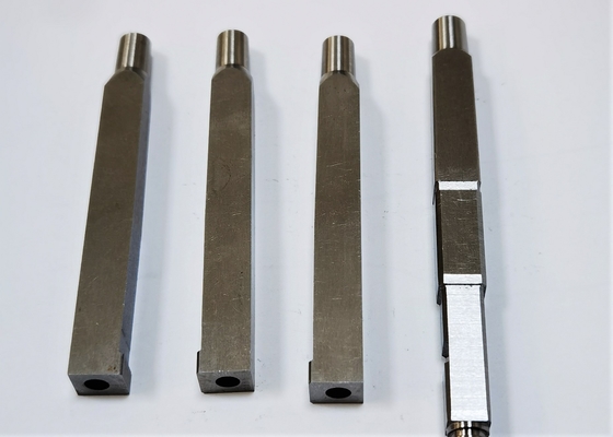 Het aangepaste de Vormdelen SKD61 SKH51 M2 van het Matrijzenafgietsel de Injectie van het Holtetussenvoegsel Vormen